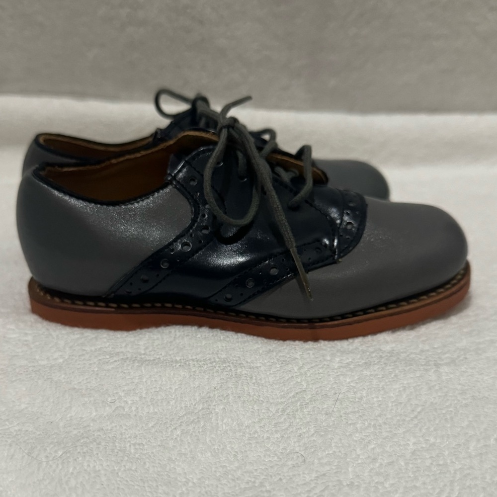 NWOT Saddle Mates by Foot Traits Gray & Navy Saddle Shoes Size 9 - Picture 2 of 9